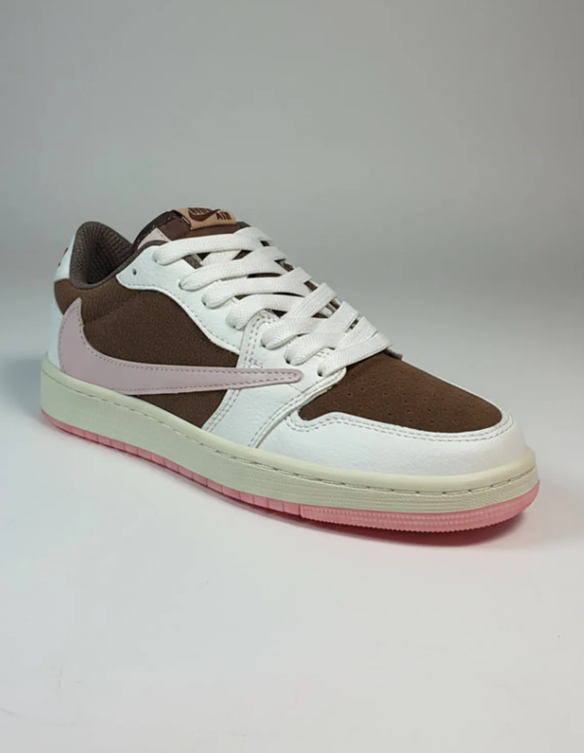 کفش روزانه زنانه نایکی Jordan 1 Low Travis Scott W