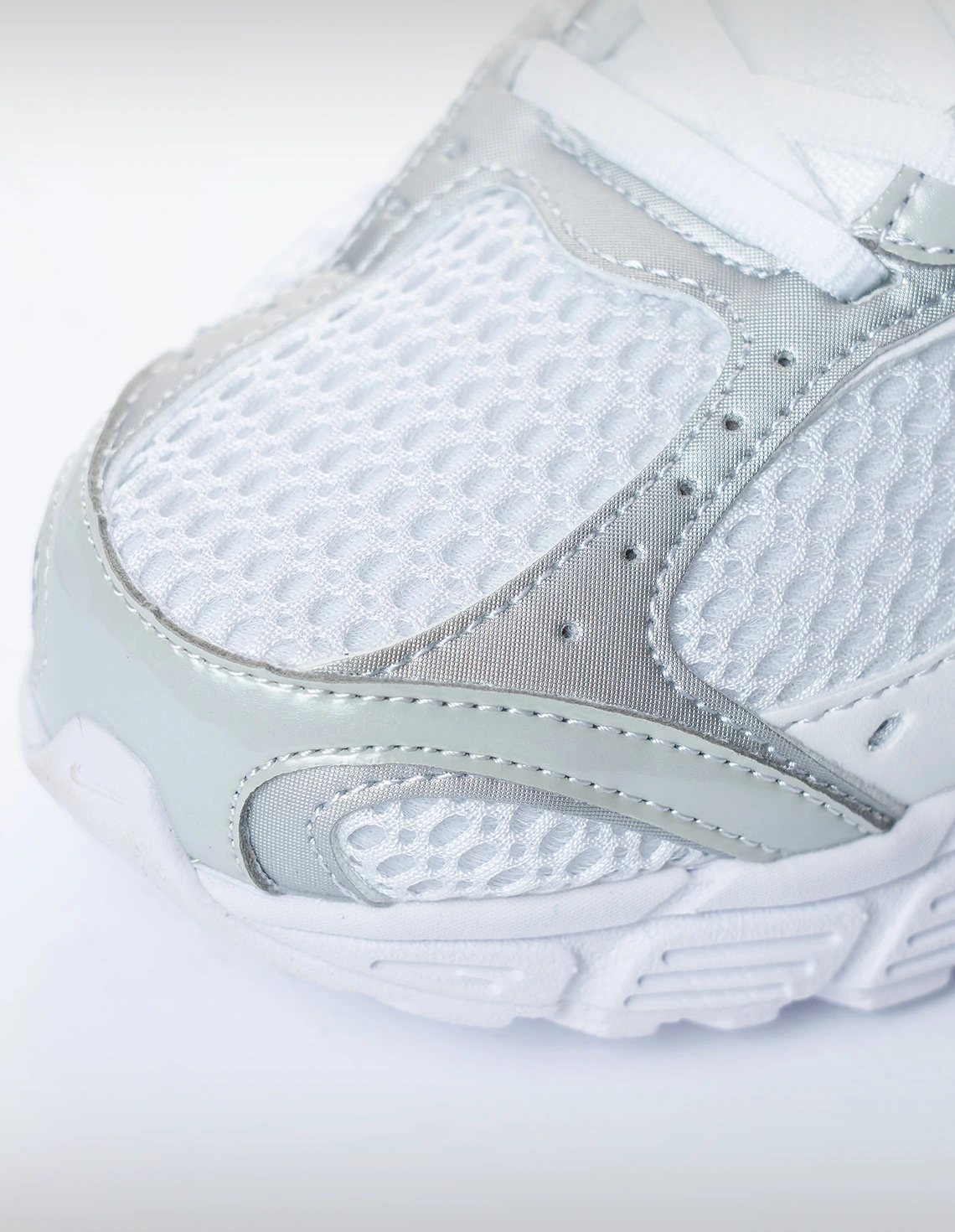 کفش روزانه Unisex نایک Nike Nike V5 RNR U